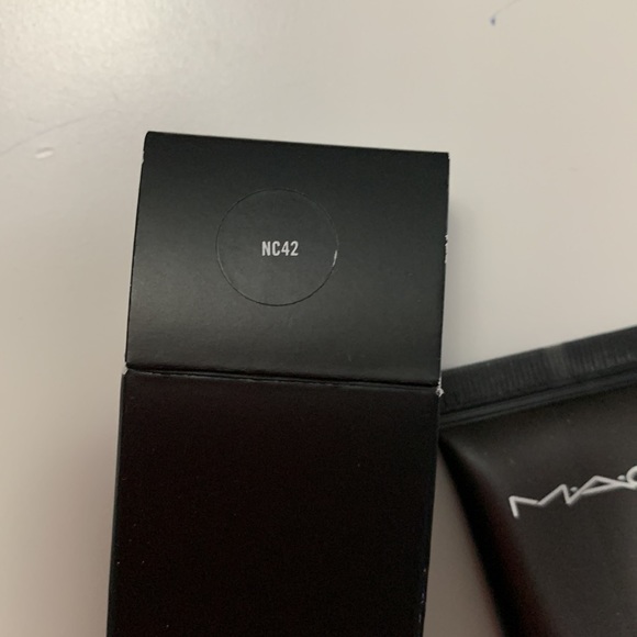 NEW MAC foundation - Picture 3 of 4